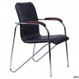 Кресло-стул офисное АМФ Самба кожзам черный на ножках хром с деревянными подлокотниками для посетителей