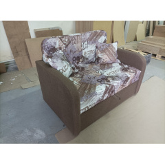 Диванчик-кровать раскладной Эльф-110 см с подлокотниками в ткани кофе+принт Ровно