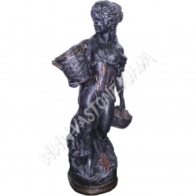 Скульптура садовая «Девушка с корзинами» Серебряный