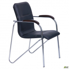 Офисное кресло-стул Самба хром с подлокотниками орех мягкое сидение черного цвета без канта