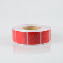 Светоотражающая самоклеящаяся сегментированная лента квадрат 5х5 см Красная 3 м (400KDLKM2-RED3) Дубно