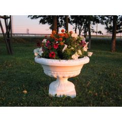 Вазон садовый для цветов Чаша на ножке бетонный Золотой Ровно