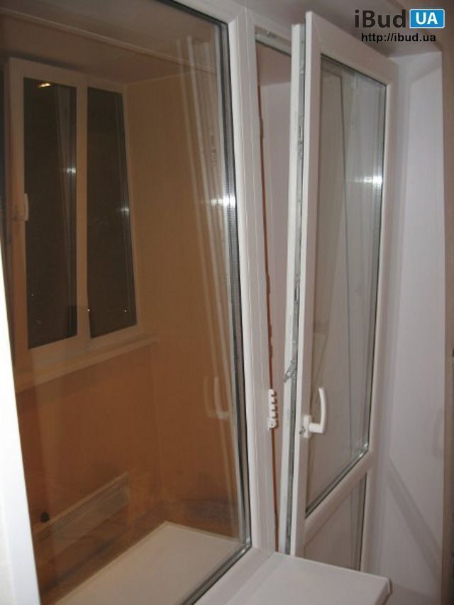 Дверь балконная из ПВХ