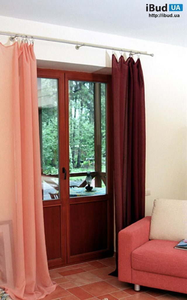 Металлопластиковая балконная дверь коричневая