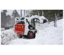Уборка снега экскаватором-погрузчиком JCB 4CX