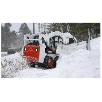 Уборка снега экскаватором-погрузчиком JCB 4CX