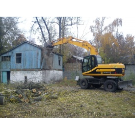 Демонтаж садового будинку