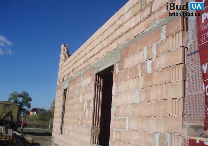 Будівництво дачного будинку з керамблоків Porotherm