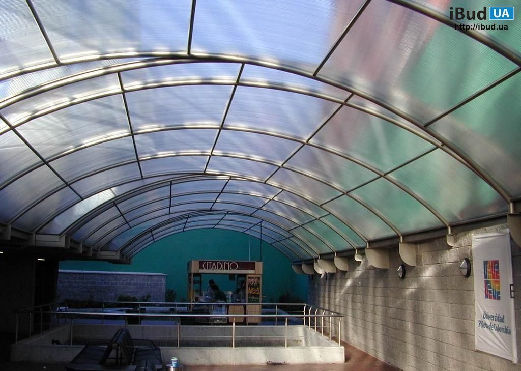 Светлопрозрачная крыша из сотового поликарбоната