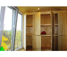 Шкаф для балкона деревянный