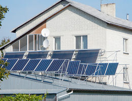 Житель села на Львівщині зареєстрував першу в Україні домашню сонячну електростанцію