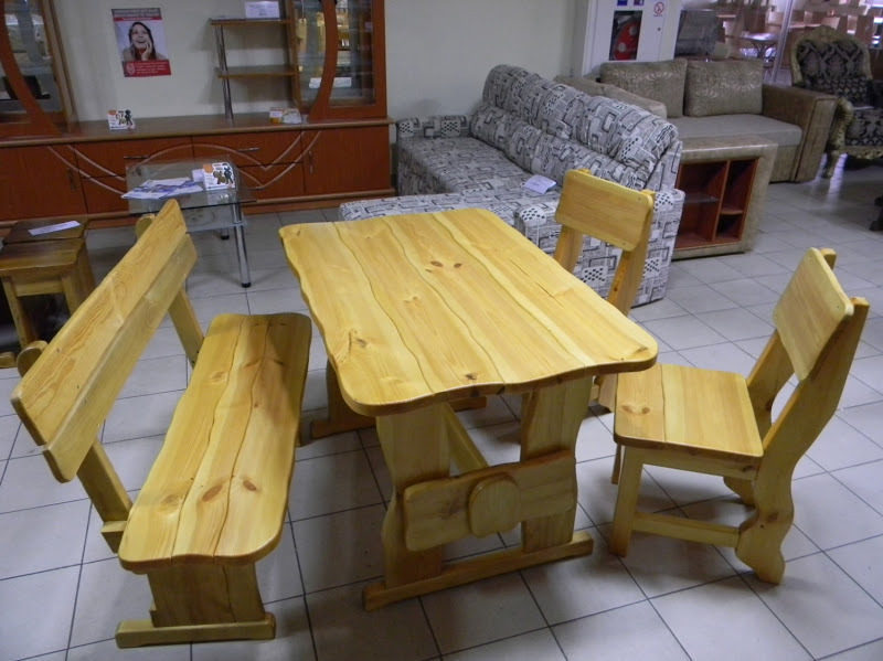 Комплект дерев'яних меблів для пабу
