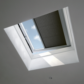 Штора-плісе VELUX FMG 060090 для плоскої покрівлі 60х90 см синій металік