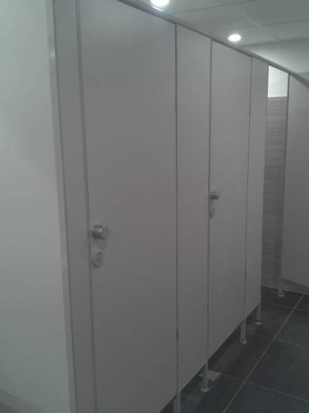 туалетні кабінки