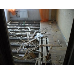 Демонтаж дерев'яної підлоги на лагах Київ