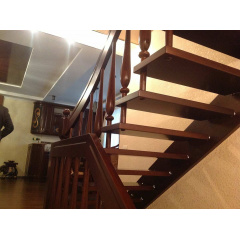 Лестница на больцах с декоративными балясинами темно-коричневая Миргород