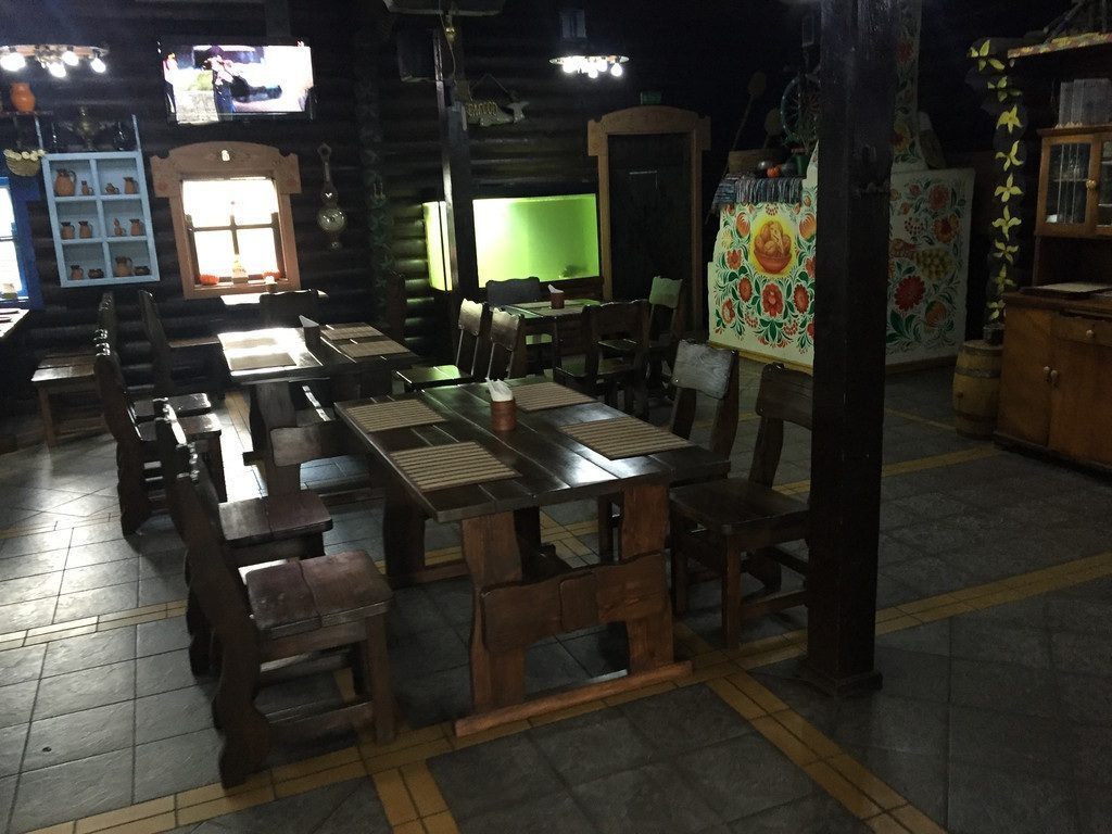 Деревянная мебель в ресторан