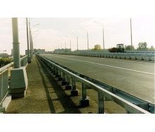 Стійка мостова на цоколі без покриття СМ оцинкована 600 мм