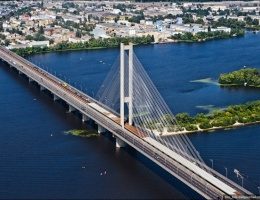 Затраты на мост в Крым остановили строительство дорог по всей России