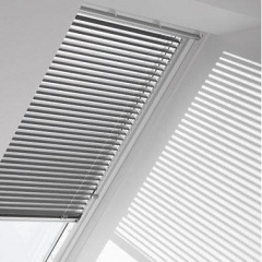 Жалюзи VELUX PML 7001 M06 c электроприводом 78х118 см Кропива