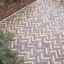 Тротуарна плитка Золотий Мандарин Барселона Антик 192х45х60 мм бордовий на сірому цементі Вінниця