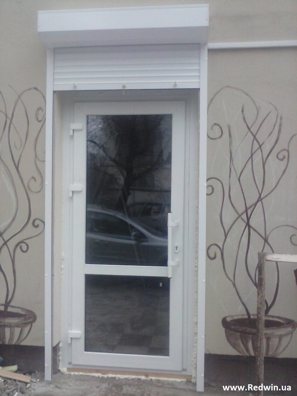 Алюминиевые двери и защитный роллет от Редвин Груп