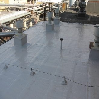 Ремонт м'якої покрівлі даху рідкою поліуретановою гумою