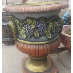 Бетонный цветник МикаБет Амфора с виноградом окрашенный декоративным акрилом 47x60 см Иршава