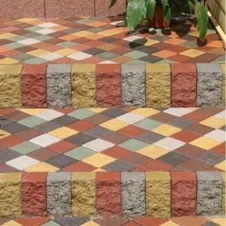 Тротуарна плитка Золотий Мандарин Квадрат малий 100х100х60 мм на сірому цементі персиковий
