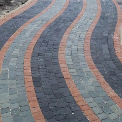 Тротуарна плитка Золотий Мандарин Креатив 60 мм на сірому цементі чорний Гайсин