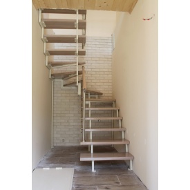 Изготовление модульной лестницы с металлическим каркасом и деревянными ступеньками