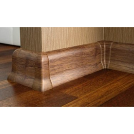 Монтаж плинтуса пластикового