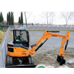 Аренда мини-экскаватора Hitachi 2 т 12х2,5х3,6 м Киев