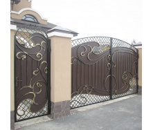 Ворота фигурные с профнастилом, завесами; с золотистыми элементами Legran