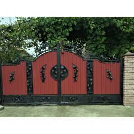 Ворота кованые с профнастилом с ростительным орнаментом Legran