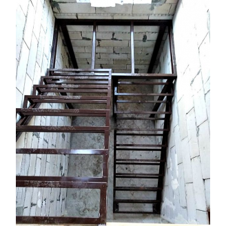 Металеві сходи внутрішні в будинок міцні Legran