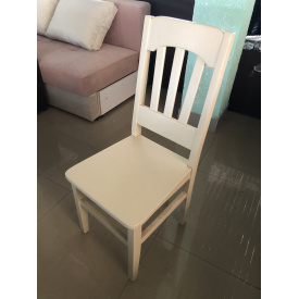 Стул кухонный в белом 980х460 мм