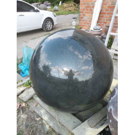 Каменная сфера Габбро 100 см