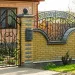 Паркани з цегли