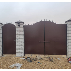 Ворота ковані міцні закриті з піками Legran Кропива