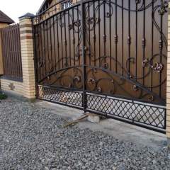 Ковані ворота із сіточкою закриті Legran Полтава