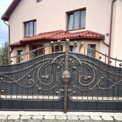 Ковані ворота масивні комбіновані з кованим візерунком Legran