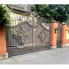 Кована брама класична з левами Legran