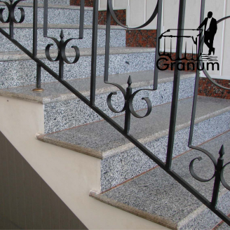 Гранитная лестница, ступени под заказ. Покостовский серый гранит. Granum