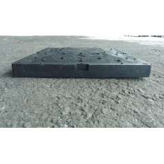 Кришка люка каналізаційного квадратного середнього 600*600 В125 12,5 т чорний Воюс Володарск-Волынский