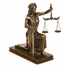 Декоративна фігурка 26х9х20 см Goddess of Justice Themis Veronese