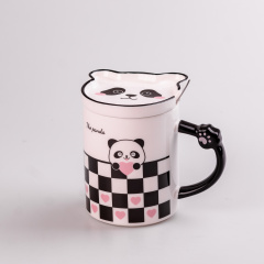 Чашка керамічна The Panda з блюдцем і ложкою TS Kitchen 350 мл у клітинку (HPCY8369CE) Вишневе