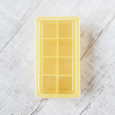 Форма для льда ICE CUBE 5 cm Olin & Olin 8 кубиков желтая с крышкой