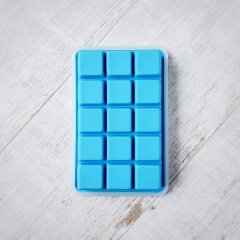 Силиконовая форма для льда средний куб 3.2 х 3.2 см Olin & Olin 15 кубиков голубая с крышкой Київ