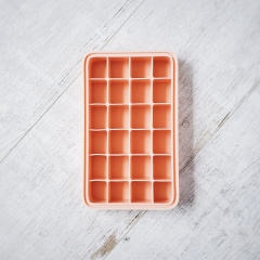 Форма для льда с крышкой 3.2 х 2.7 см Olin & Olin 24 кубиков бежевая Ромни
